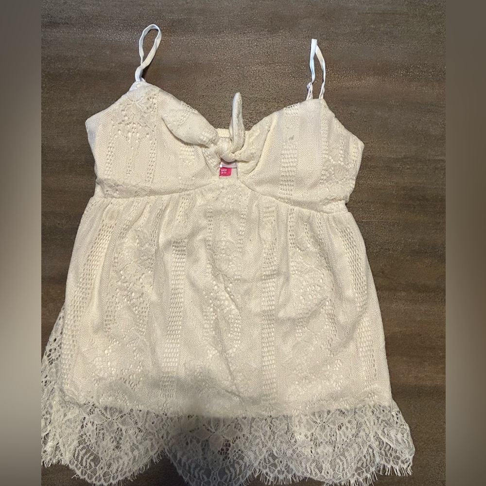 White lace tank top